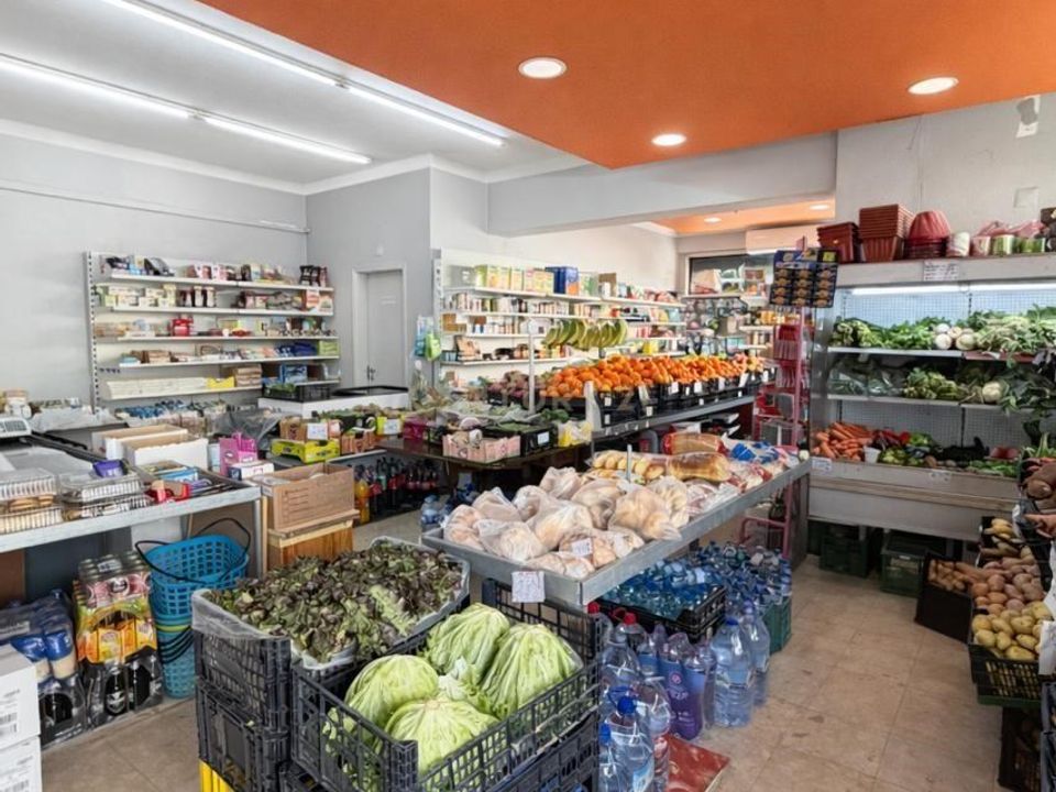 Erhvervsejendom i Alges, Lisbon - foto 1