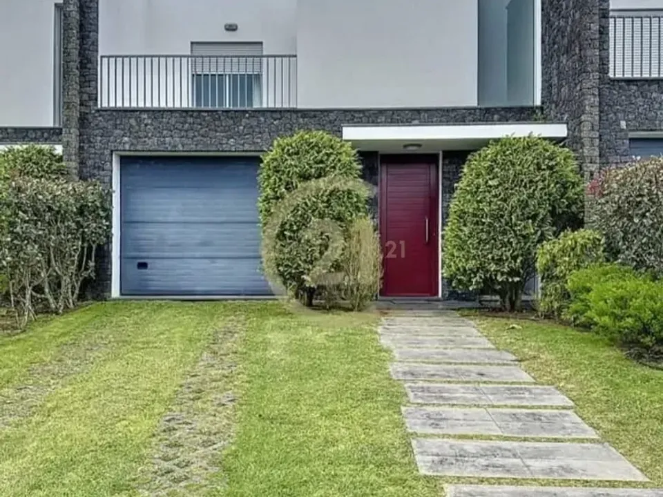 Villa in Vila da Praia da Vitoria, Terceira - foto 1
