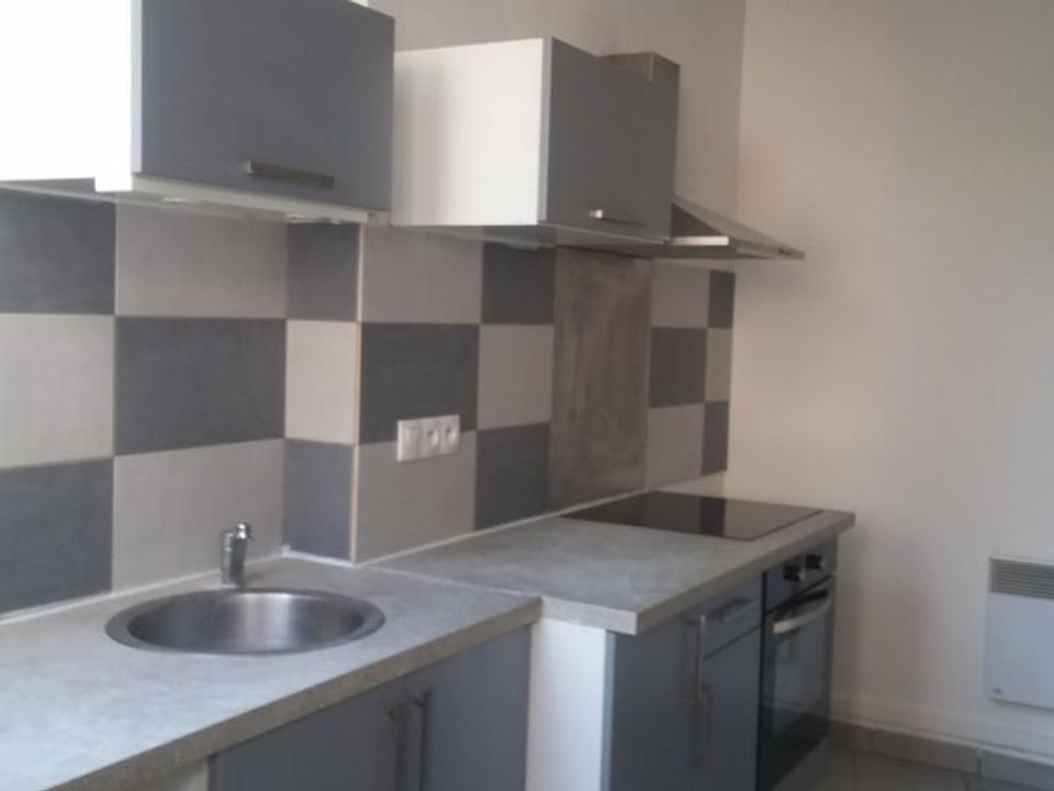 Apartment in Saint-Etienne, Loire - photo 2