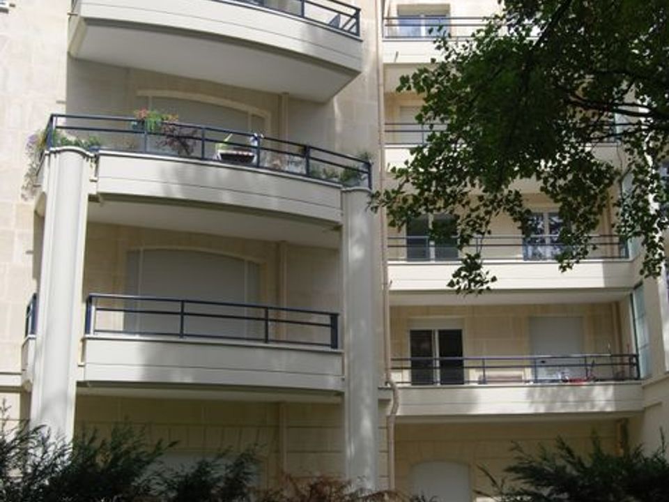Lejlighed i Le Plessis-Robinson, Hauts-de-Seine - foto 1