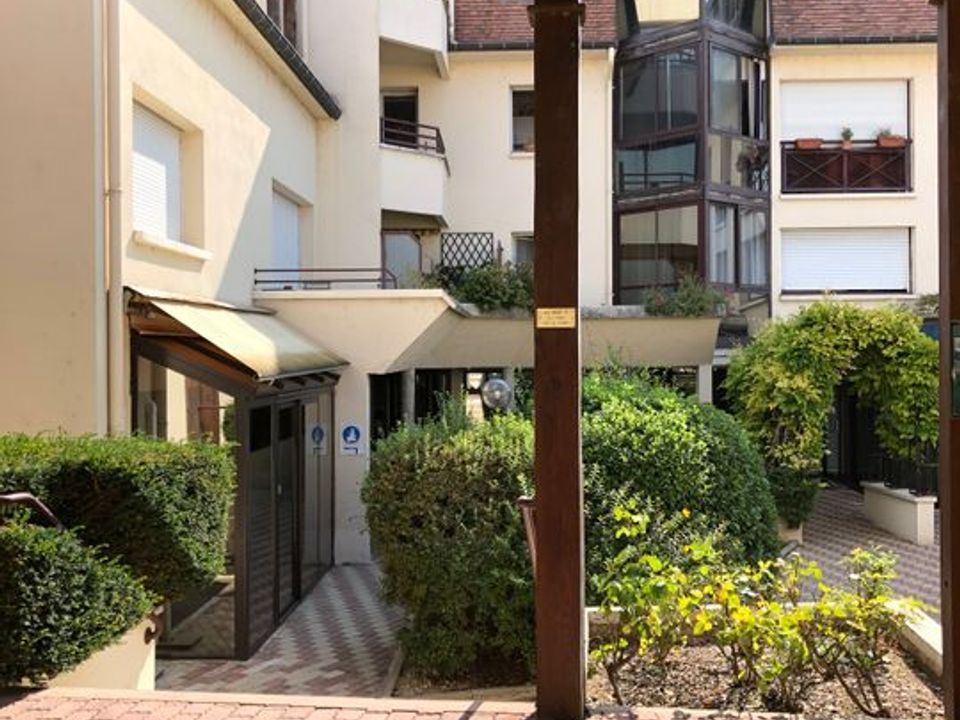 Estudi a Auxerre, Yonne - foto 4