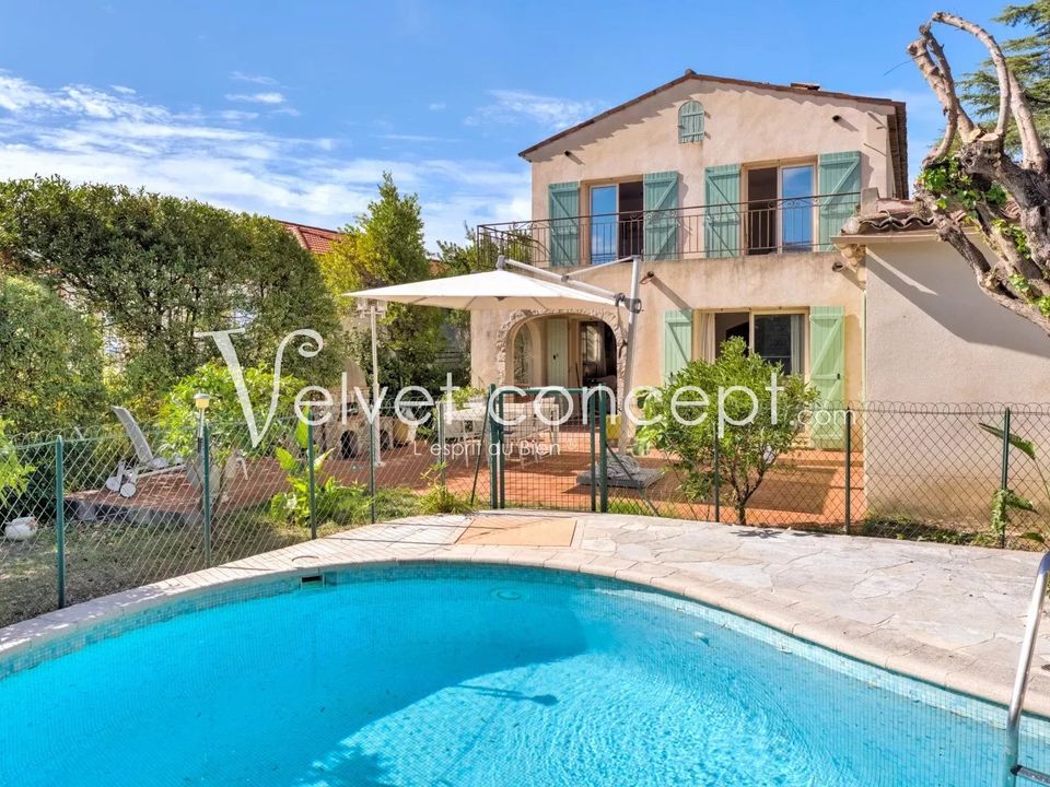 Villa i Le Cannet, Alpes-Maritimes - foto 1