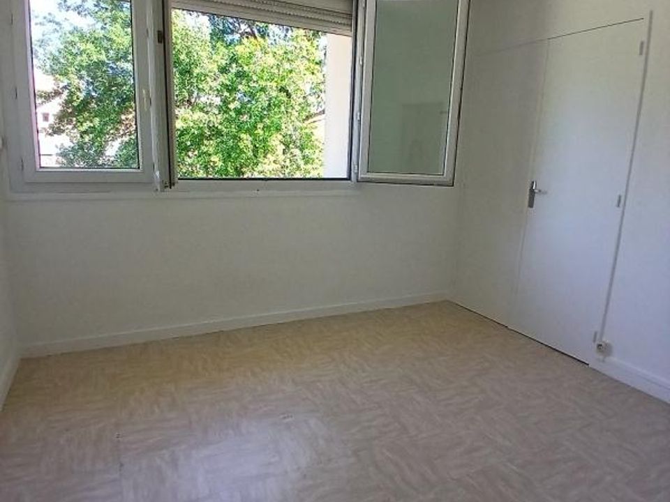 Leilighet i Chazelles-sur-Lyon, Loire - bilde 1