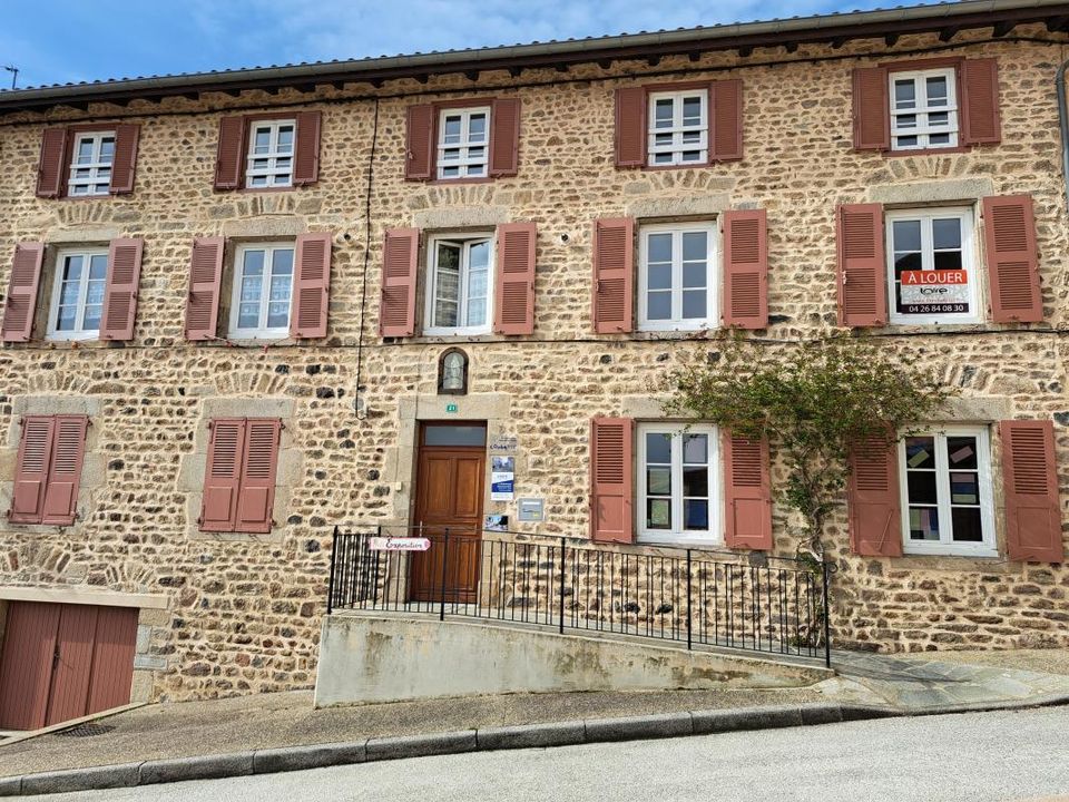 Leilighet i Saint-Georges-en-Couzan, Loire - bilde 1