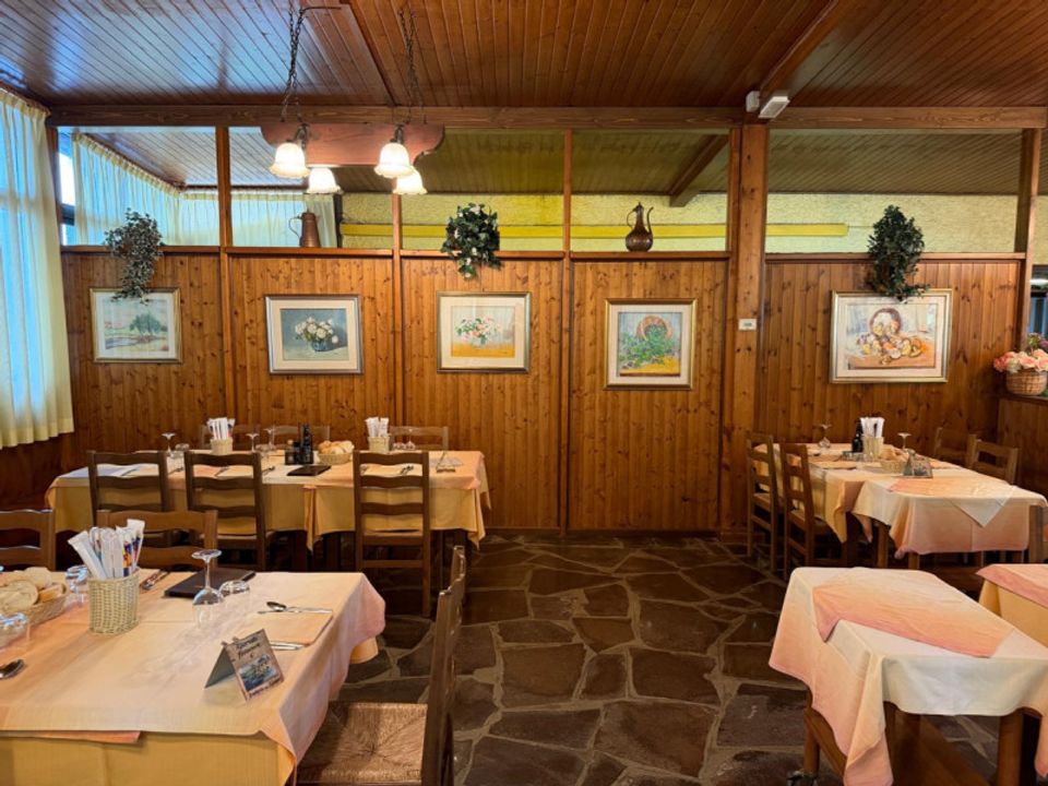 Erhvervsejendom i Montegrotto Terme, Padua - foto 2