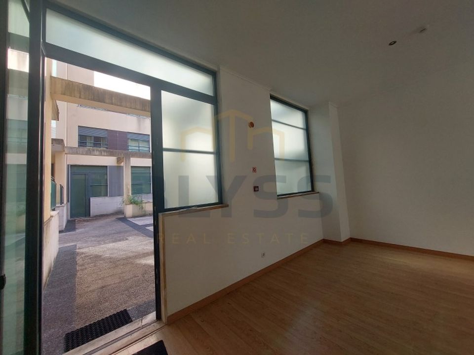 Erhvervsejendom i Loures, Lisbon - foto 3