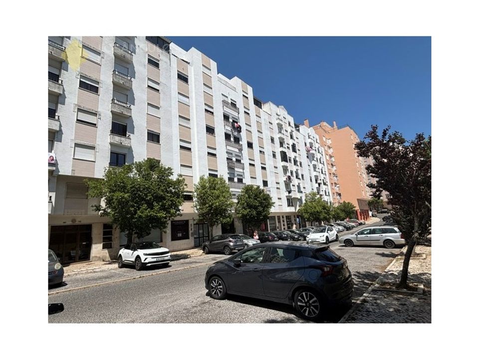 Lejlighed i Rio de Mouro-Estacao, Lisbon - foto 1