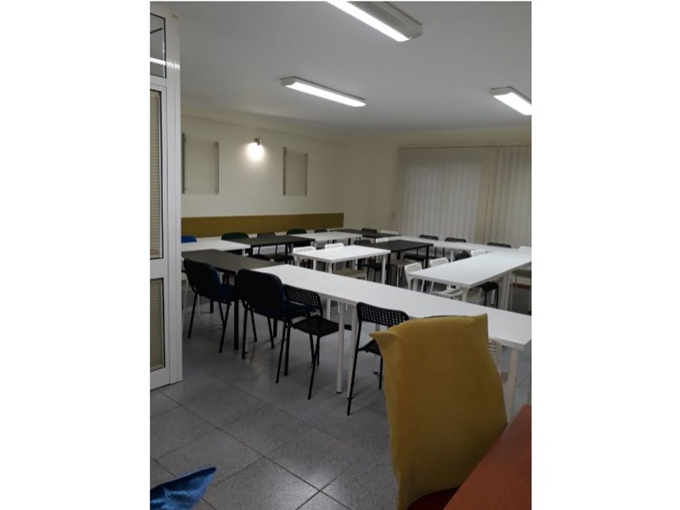 Erhvervsejendom i Pedroso, Porto - foto 2