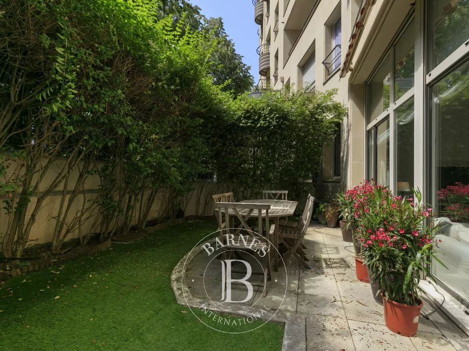 Lejlighed i Issy-les-Moulineaux, Hauts-de-Seine - foto 2
