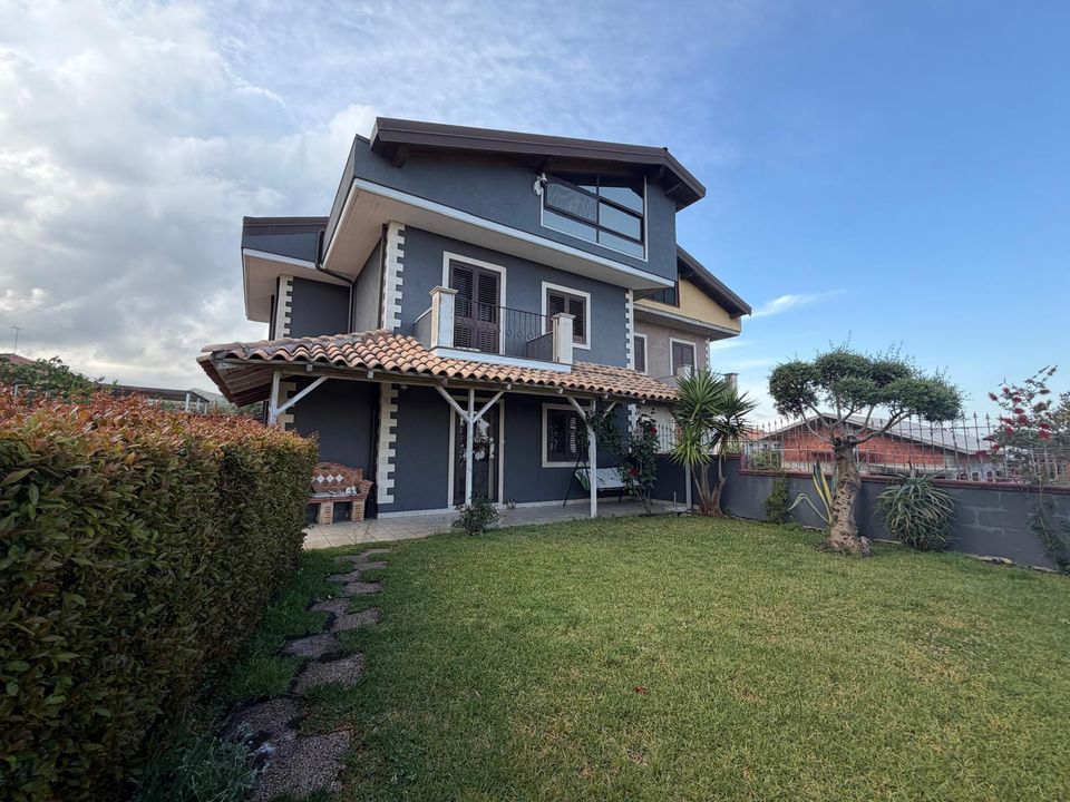Villa - Mascalucia, Catania - photo 1