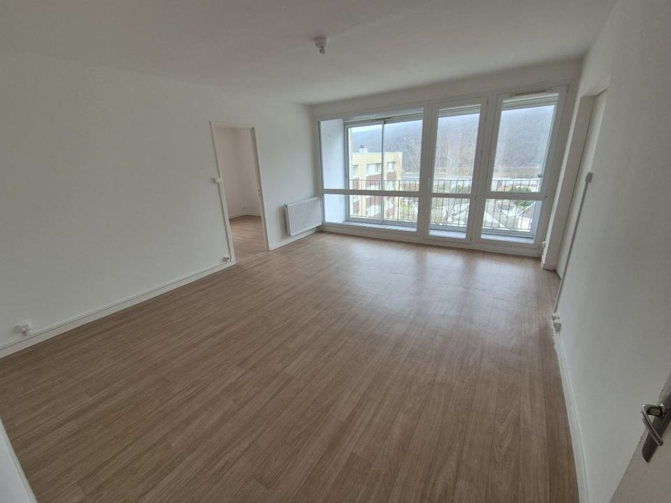 Lejlighed i Bogny-sur-Meuse, Ardennes - foto 1