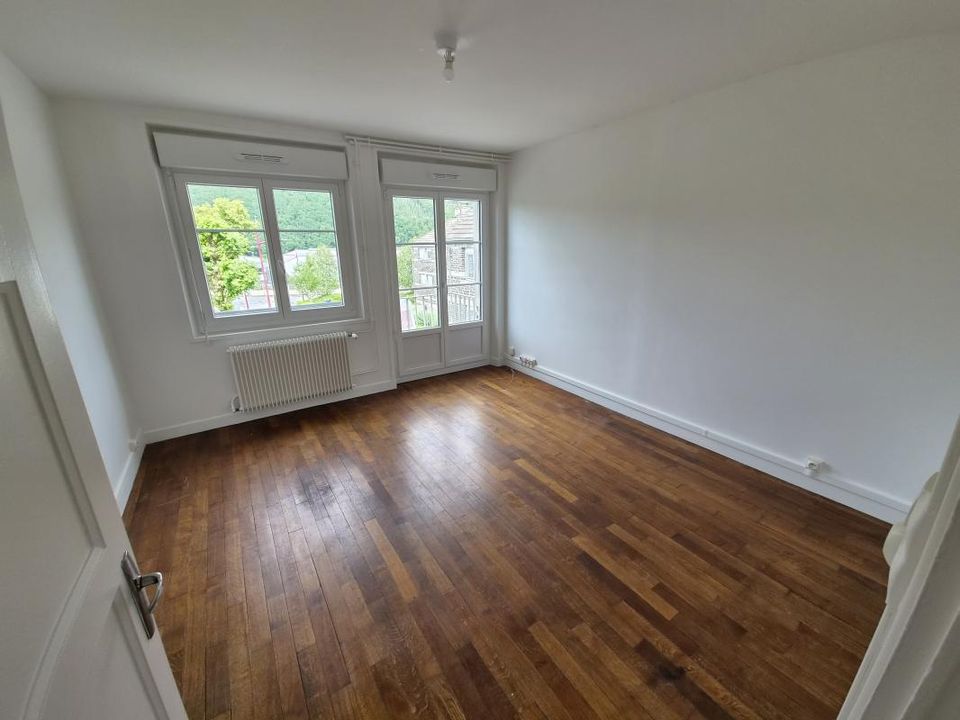 Lejlighed i Bogny-sur-Meuse, Ardennes - foto 1