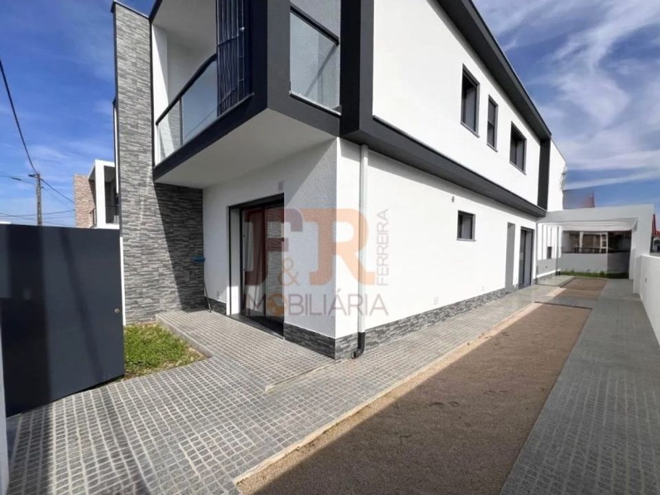 Byhus i Fernao Ferro, Setubal - foto 1