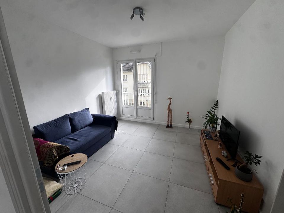 Apartment in Montbeliard, Doubs - photo 3