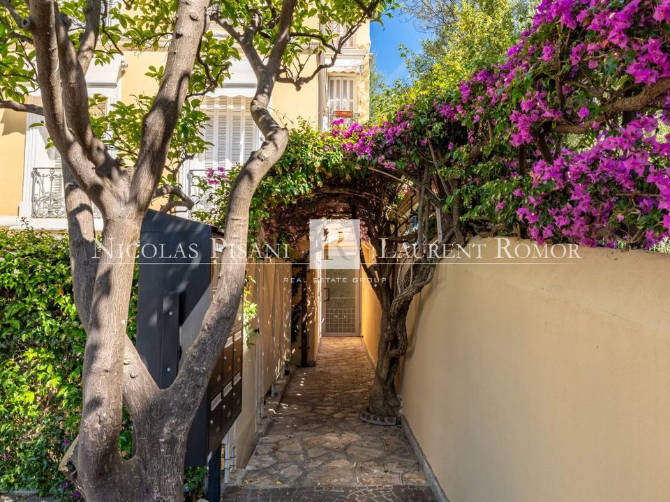 Lejlighed i Beaulieu-sur-Mer, Alpes-Maritimes - foto 1