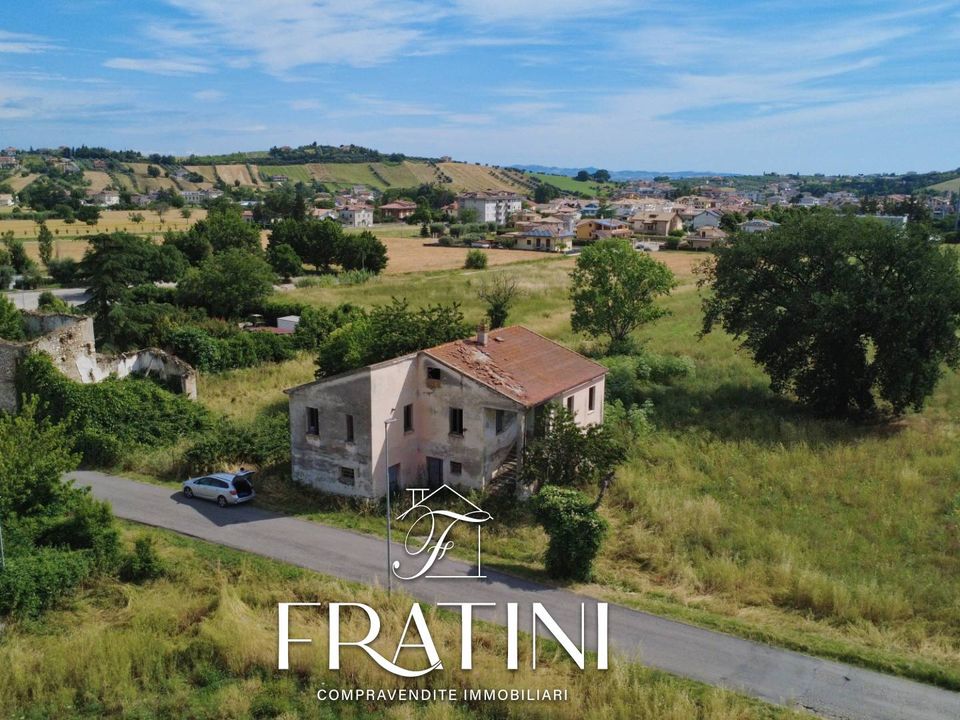 Landejendom i Sant'Egidio alla Vibrata, Teramo - foto 1