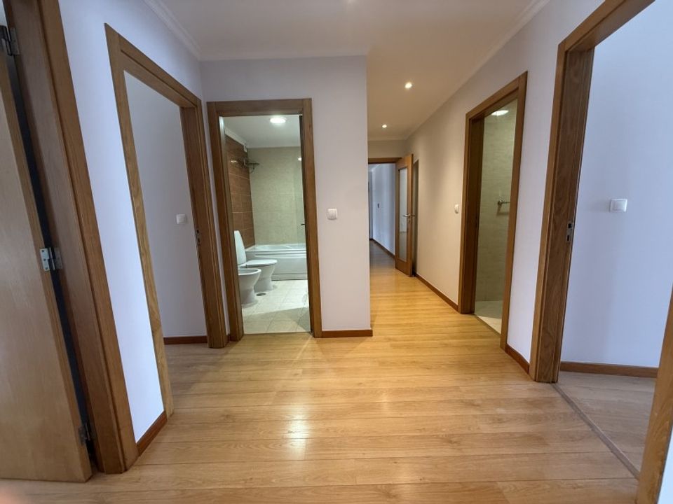 Apartment in Odivelas, Lisbon - photo 1