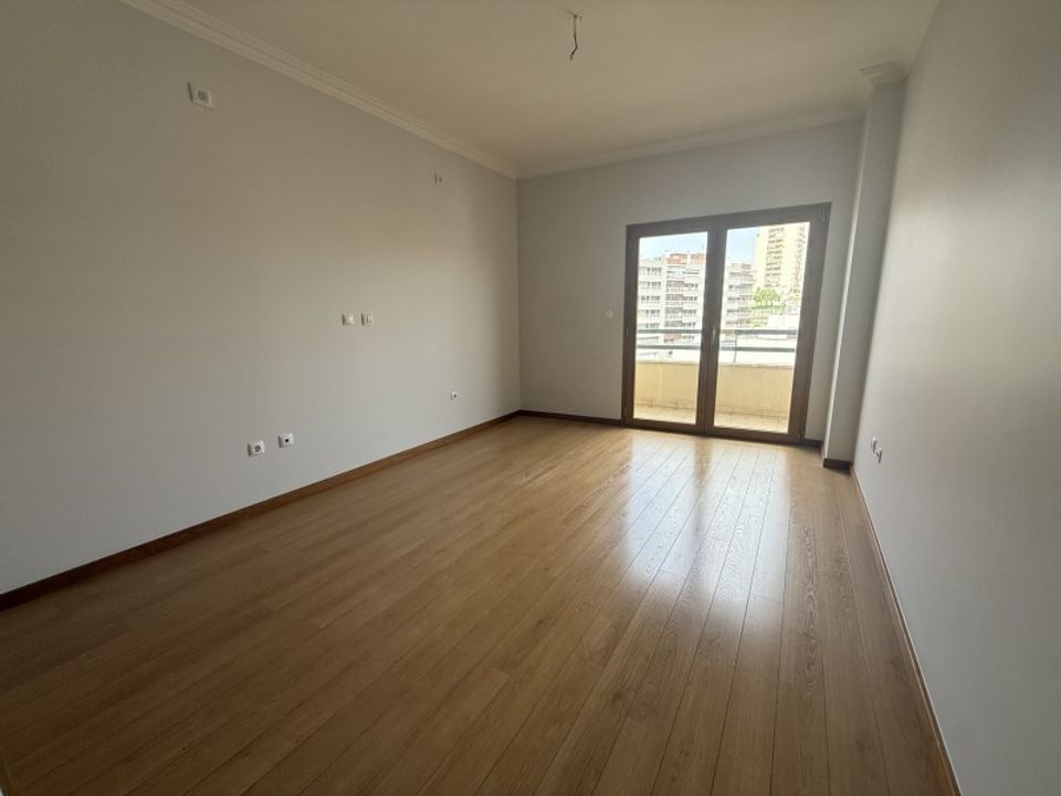 Apartment in Odivelas, Lisbon - photo 4
