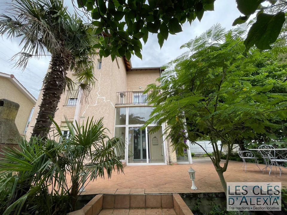 Villa em Givors, Rhone - foto 1