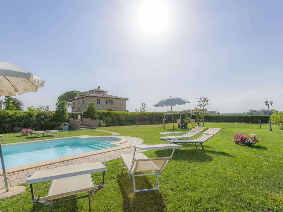 Farm hus i Fratta-Santa Caterina, Arezzo - foto 1