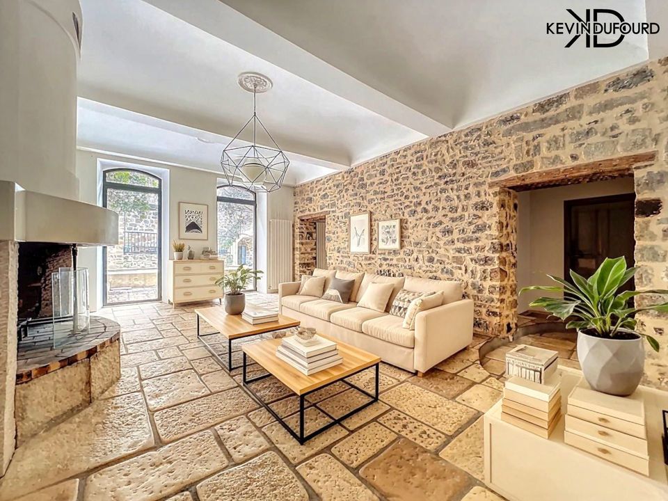 Byhus i Aubenas, Ardeche - foto 2