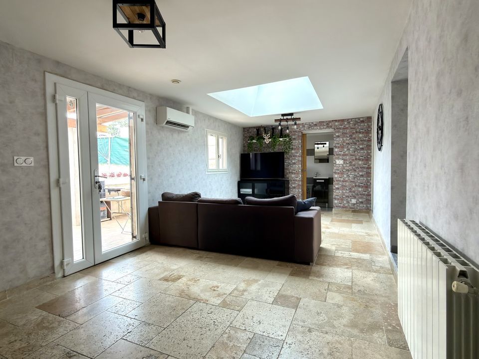 Villa i La Penne-sur-Huveaune, Bouches-du-Rhone - foto 1