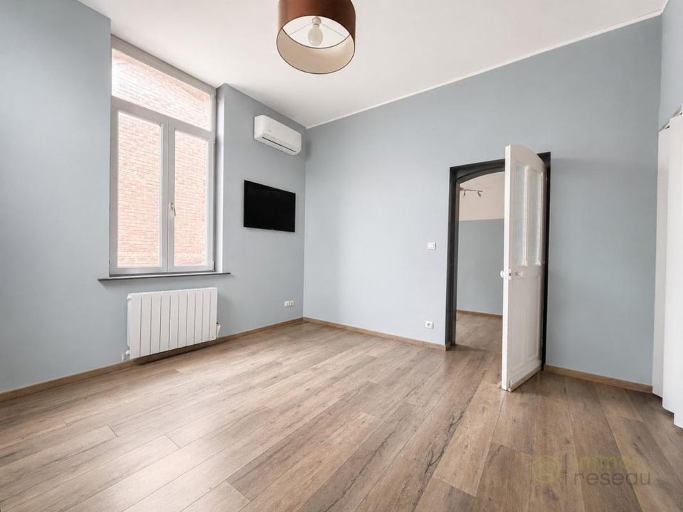 L'establiment comercial a Cambrai, Nord - foto 2