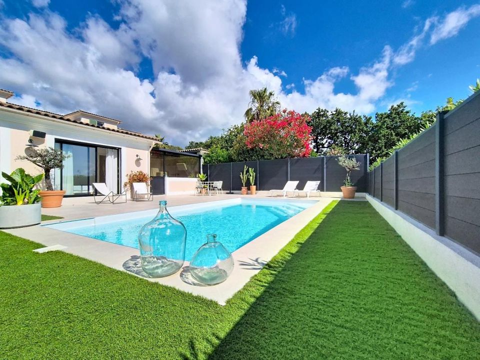 Villa i Villeneuve-Loubet, Alpes-Maritimes - foto 1