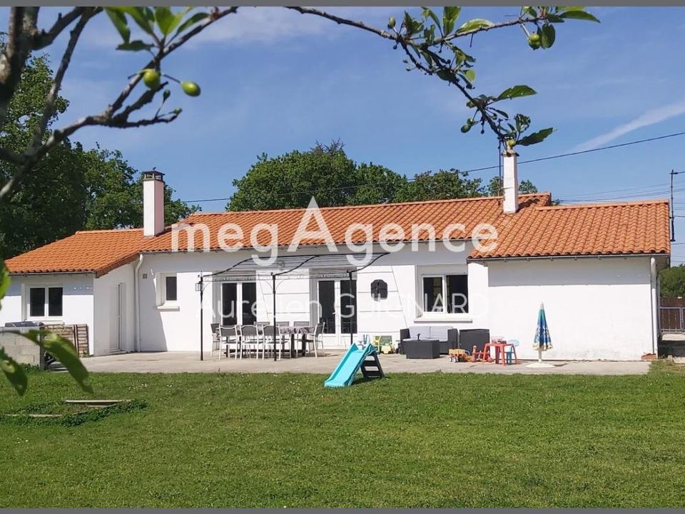 Landejendom i Bressuire, Deux-Sevres - foto 1