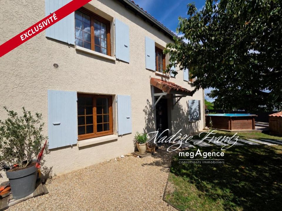 Villa en Saint-Jean-d'Angely, Charente-Maritime - foto 1