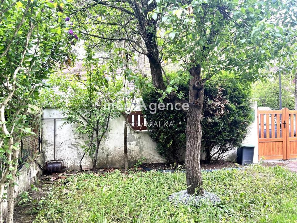 Villa i Stains, Seine-Saint-Denis - bilde 1