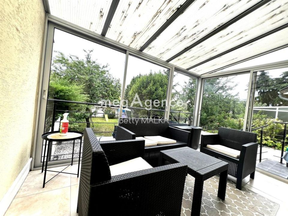 Villa i Stains, Seine-Saint-Denis - bilde 2