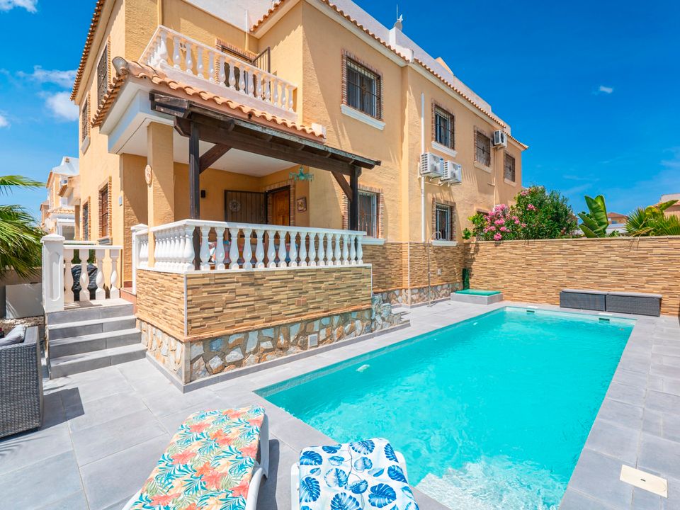 Villa - Ciudad Quesada, Alicante - photo 1
