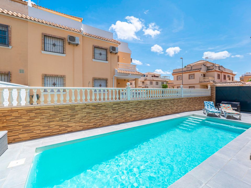 Villa - Ciudad Quesada, Alicante - photo 2