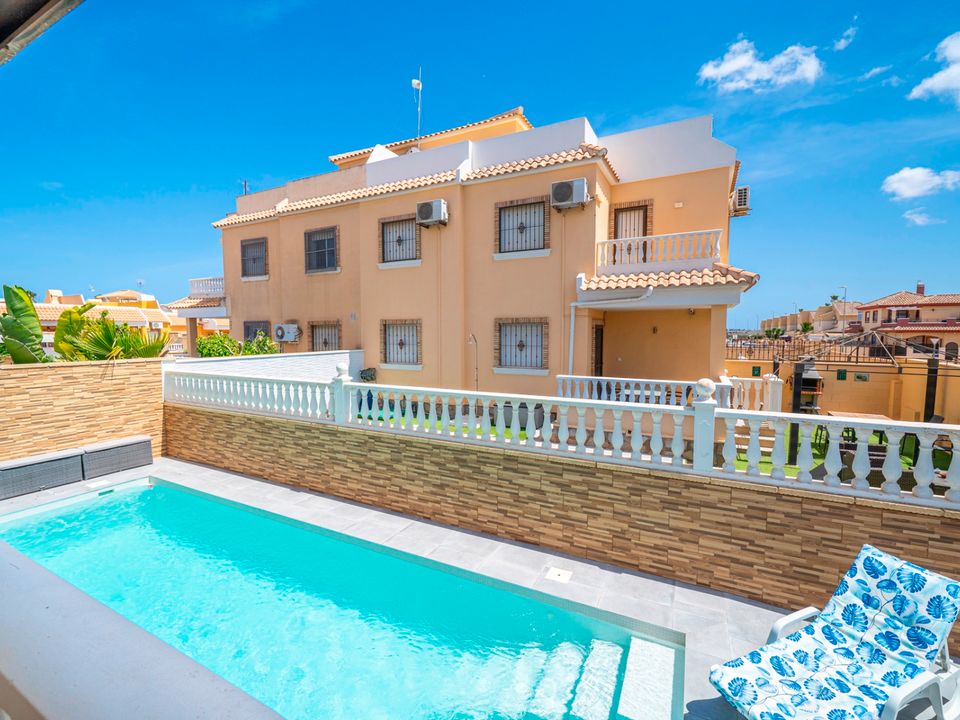 Villa - Ciudad Quesada, Alicante - photo 3
