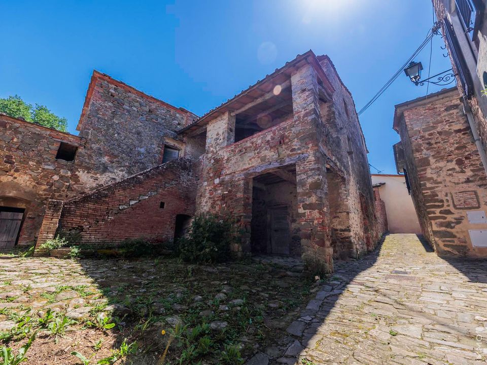 Casa adossada a Bucine, Arezzo - foto 3