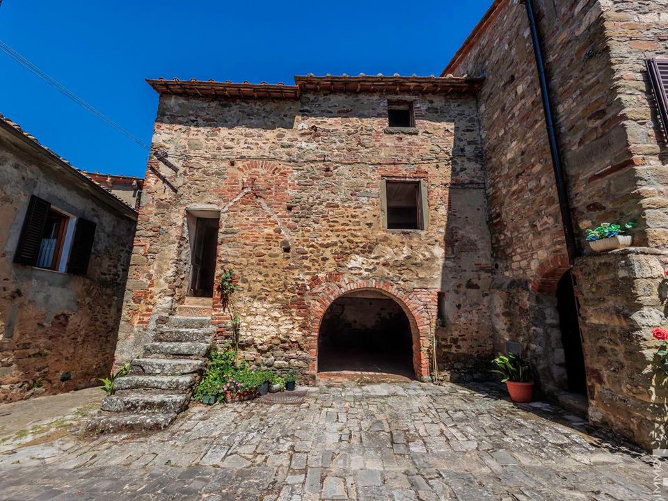 Casa adossada a Bucine, Arezzo - foto 1