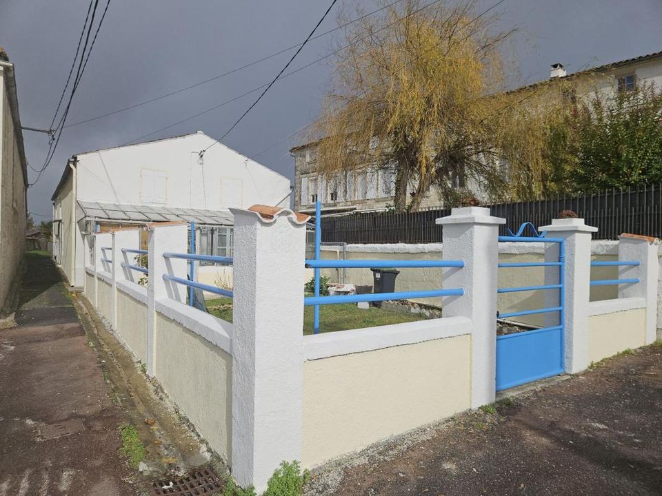 Villa en Saintes, Charente-Maritime - foto 1