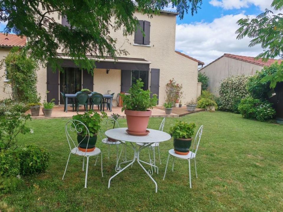 Villa i Saintes, Charente-Maritime - foto 1