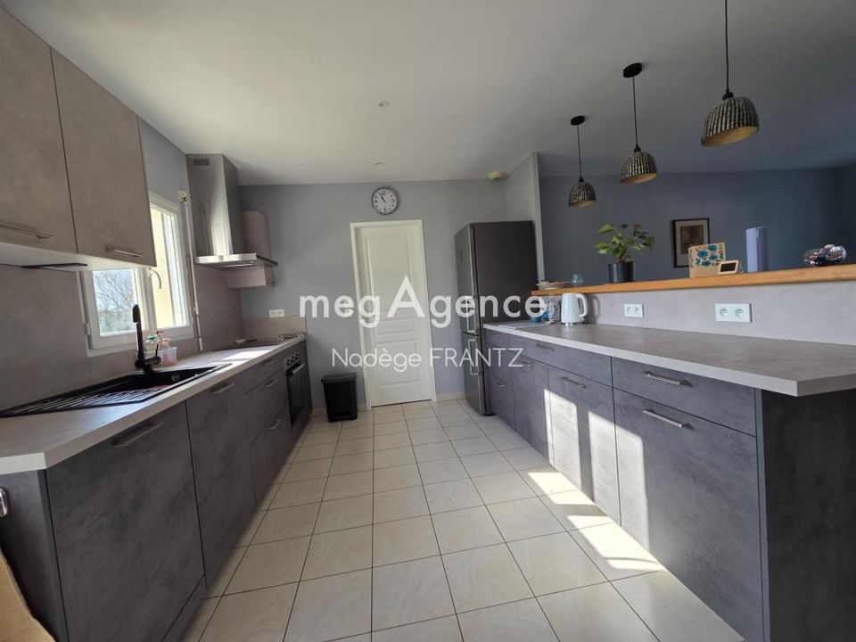 Villa in Antezant-la-Chapelle, Charente-Maritime - foto 3