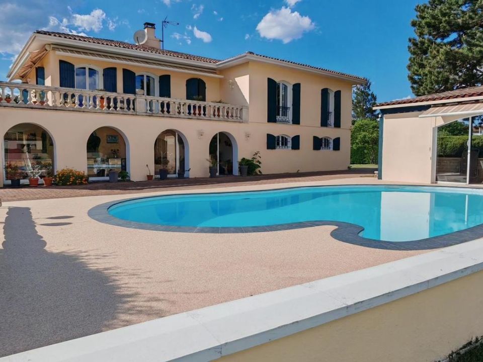 Villa in Saintes, Charente-Maritime - foto 2