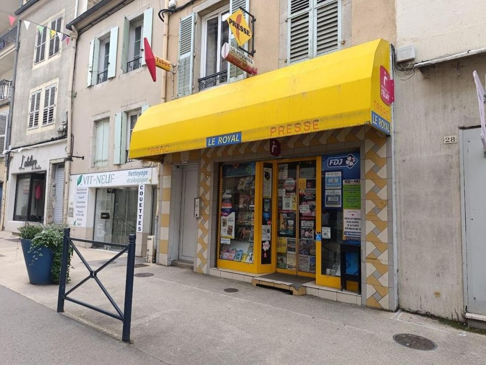 Erhvervsejendom i Lons-le-Saunier, Jura - foto 1