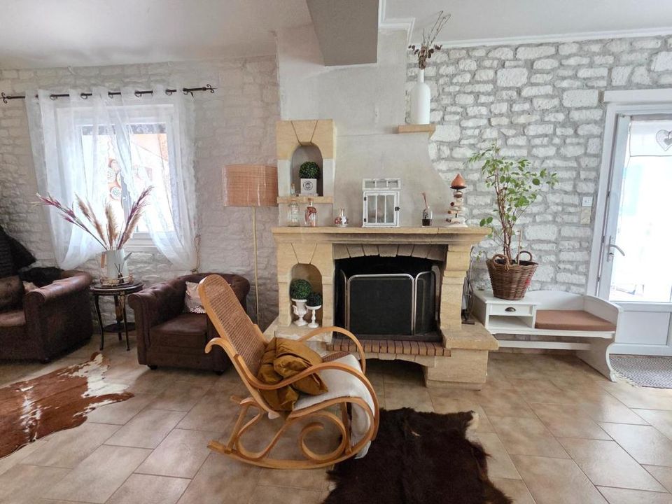 Villa em Saint-Jean-d'Angely, Charente-Maritime - foto 4