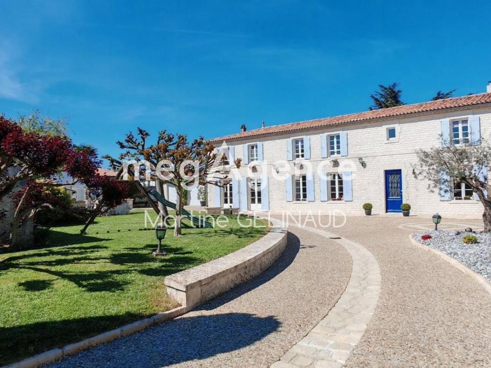 Villa i Saintes, Charente-Maritime - foto 1