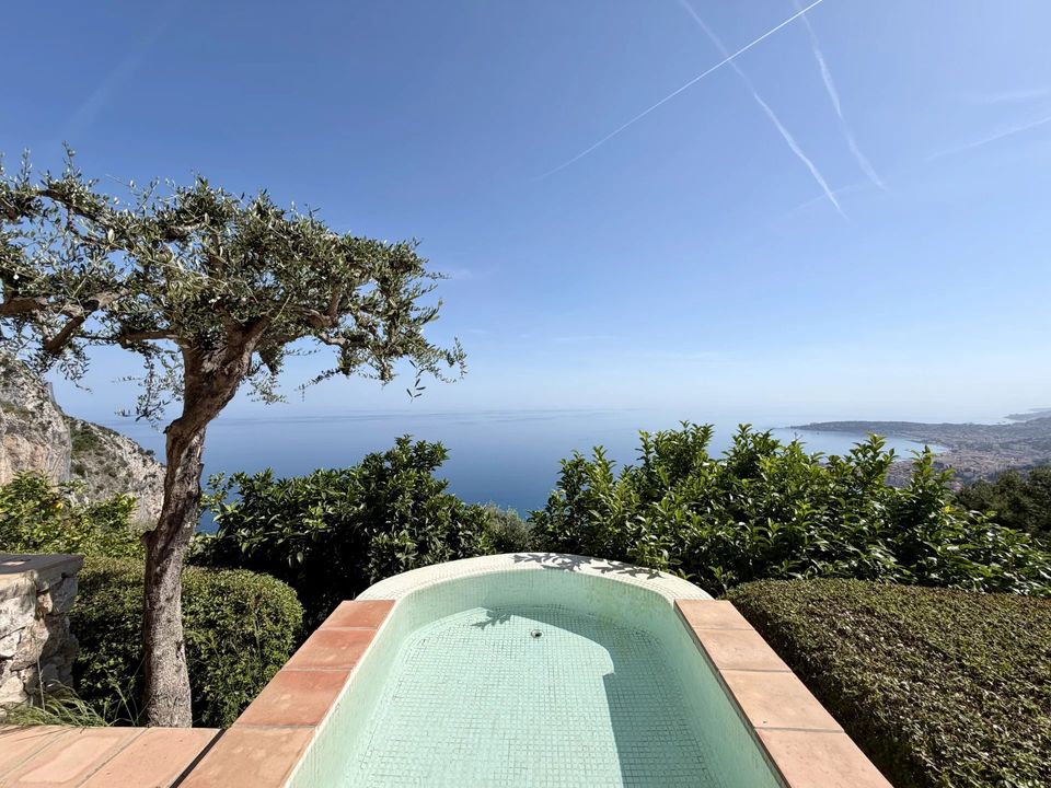 Villa en Menton, Alpes-Maritimes - foto 1
