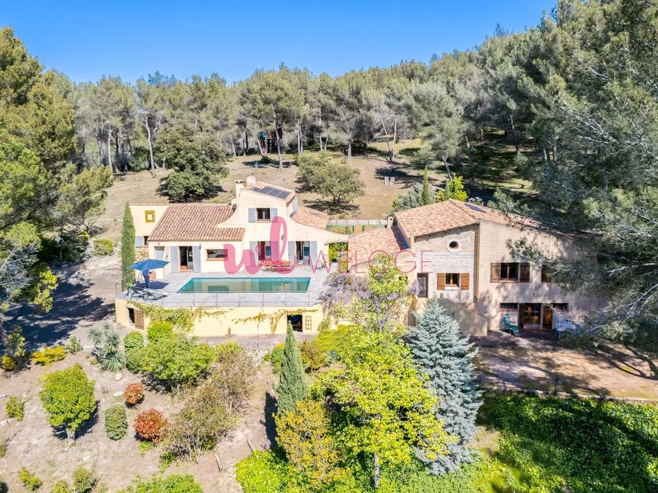 Villa i Bouc-Bel-Air, Bouches-du-Rhone - foto 1