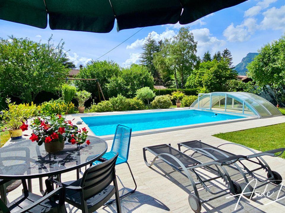 Villa en Cluses, Haute-Savoie - foto 1