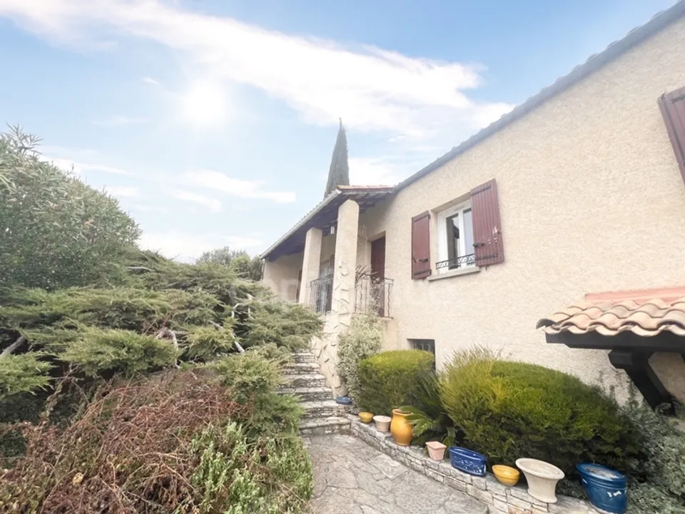 Villa in Manosque, Alpes-de-Haute-Provence - foto 1