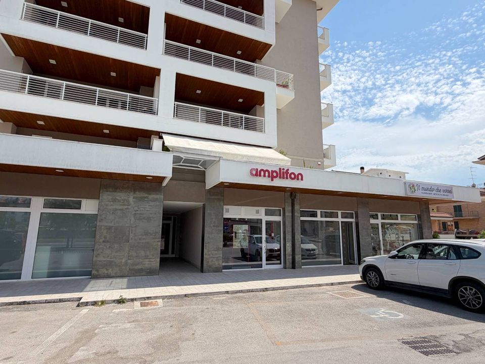 Erhvervsejendom i Monteprandone, Ascoli Piceno - foto 1