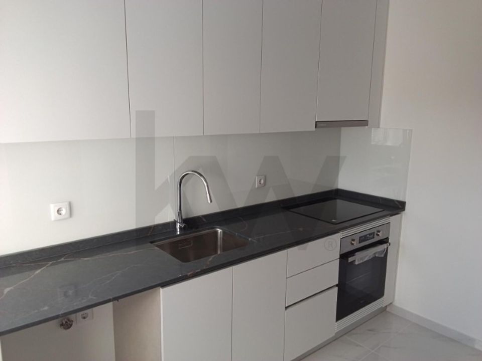 Apartment in Massama, Lisbon - photo 1